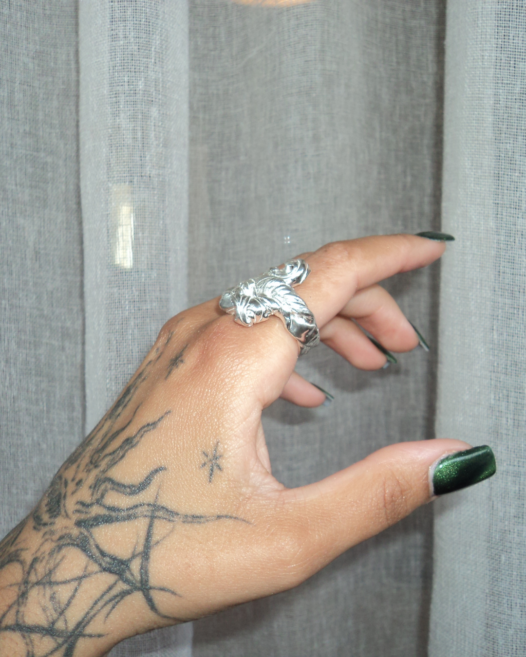 Massive Knot Ring