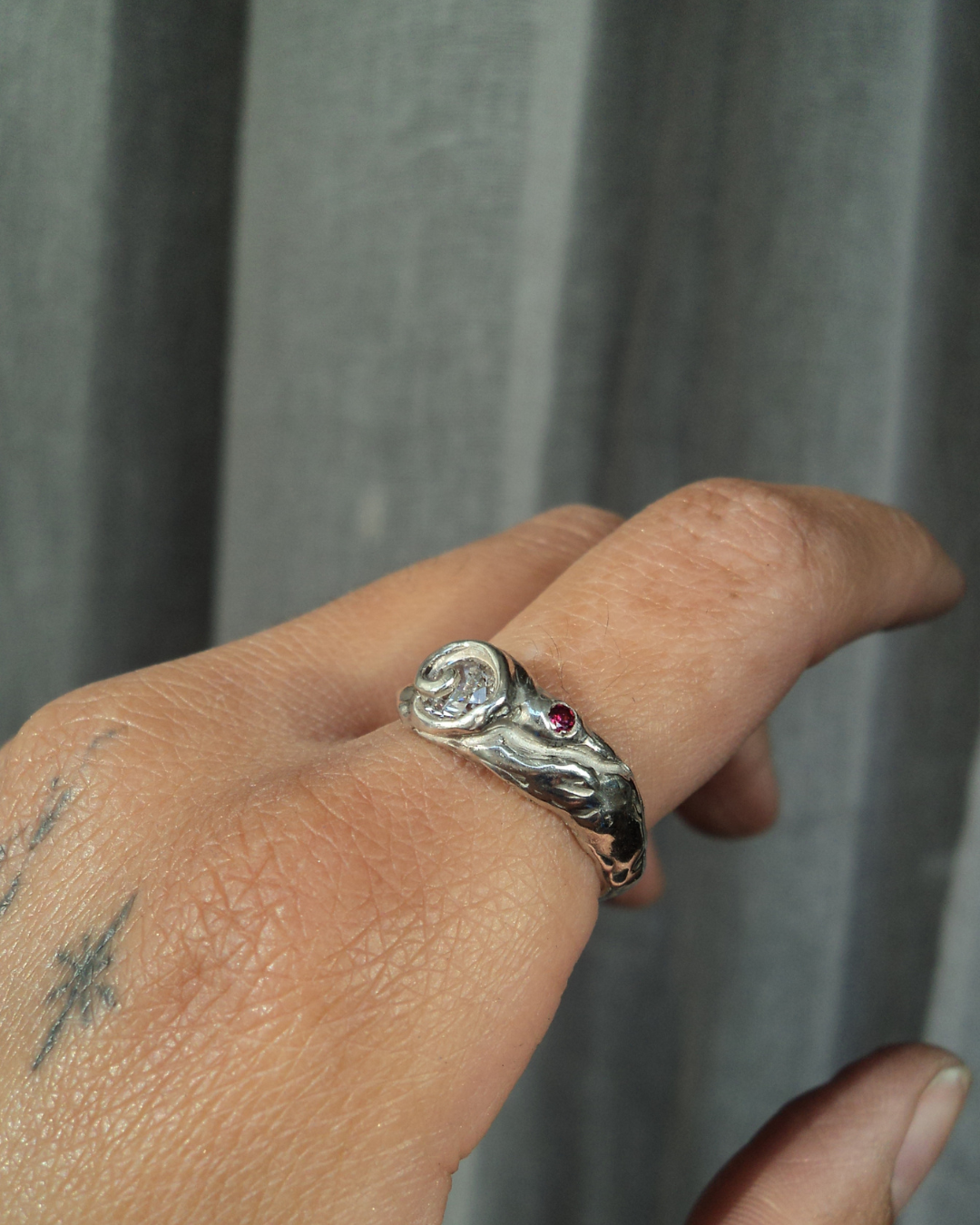 Ring with spiral