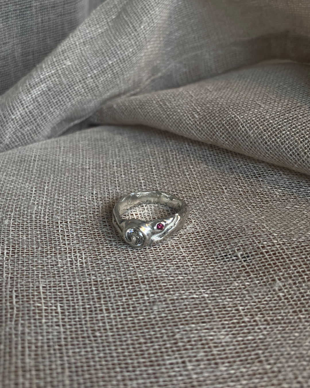 Ring with spiral